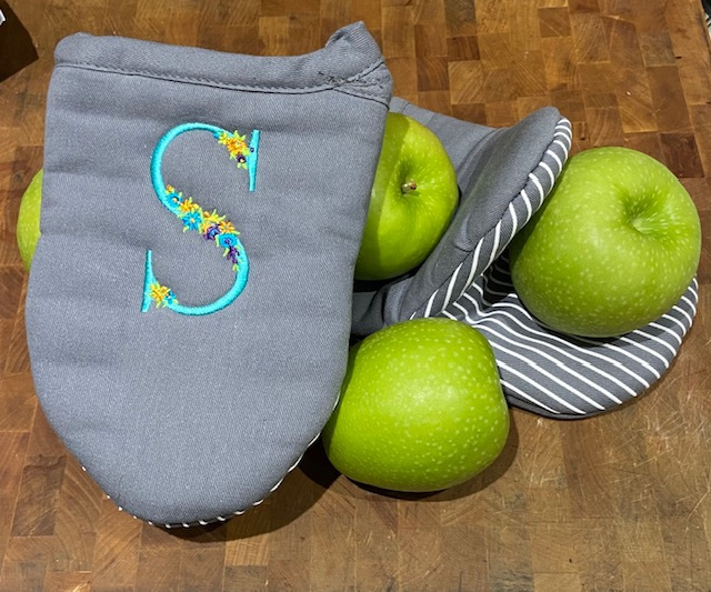 Monogrammed Oven Mitts with green apples