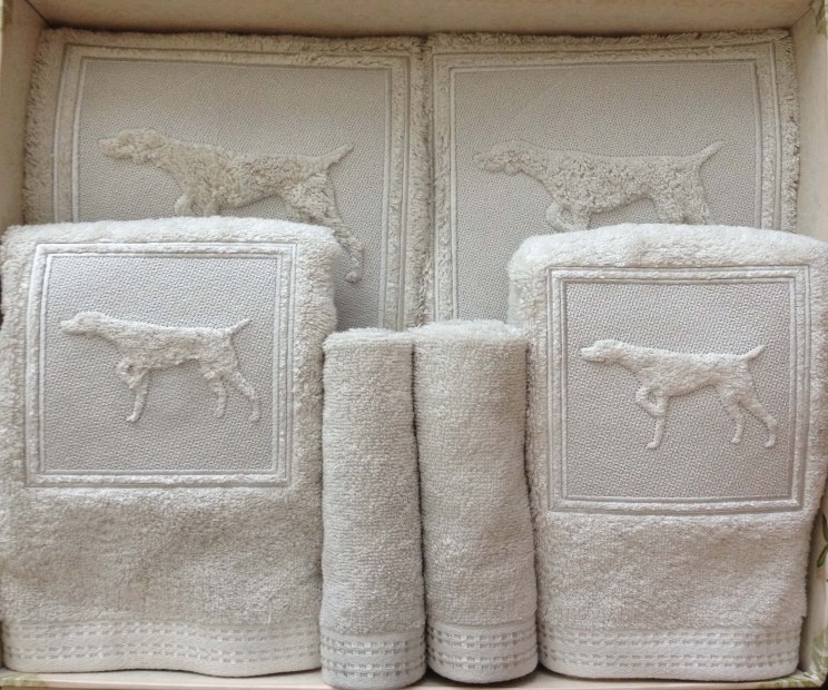 Towel set Embossed with Pointing Dog